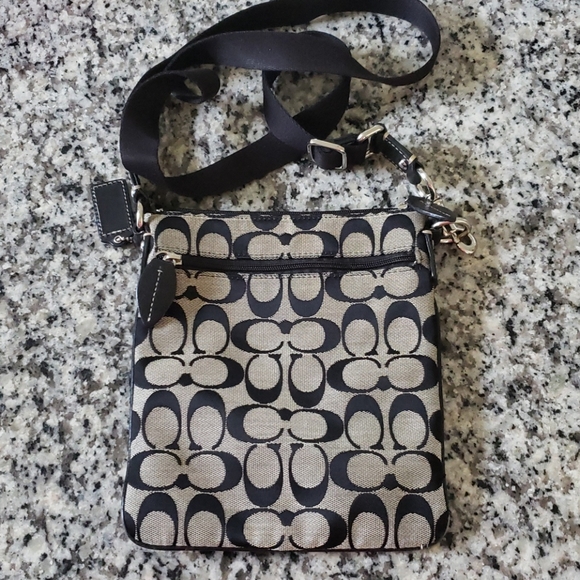 Coach crossbody - Picture 2 of 5